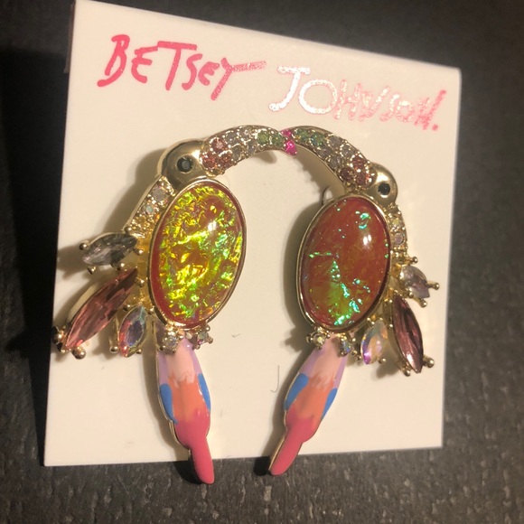 ❌❌SOLD❌❌Betsey Johnson Toucan Earrings - Picture 5 of 6